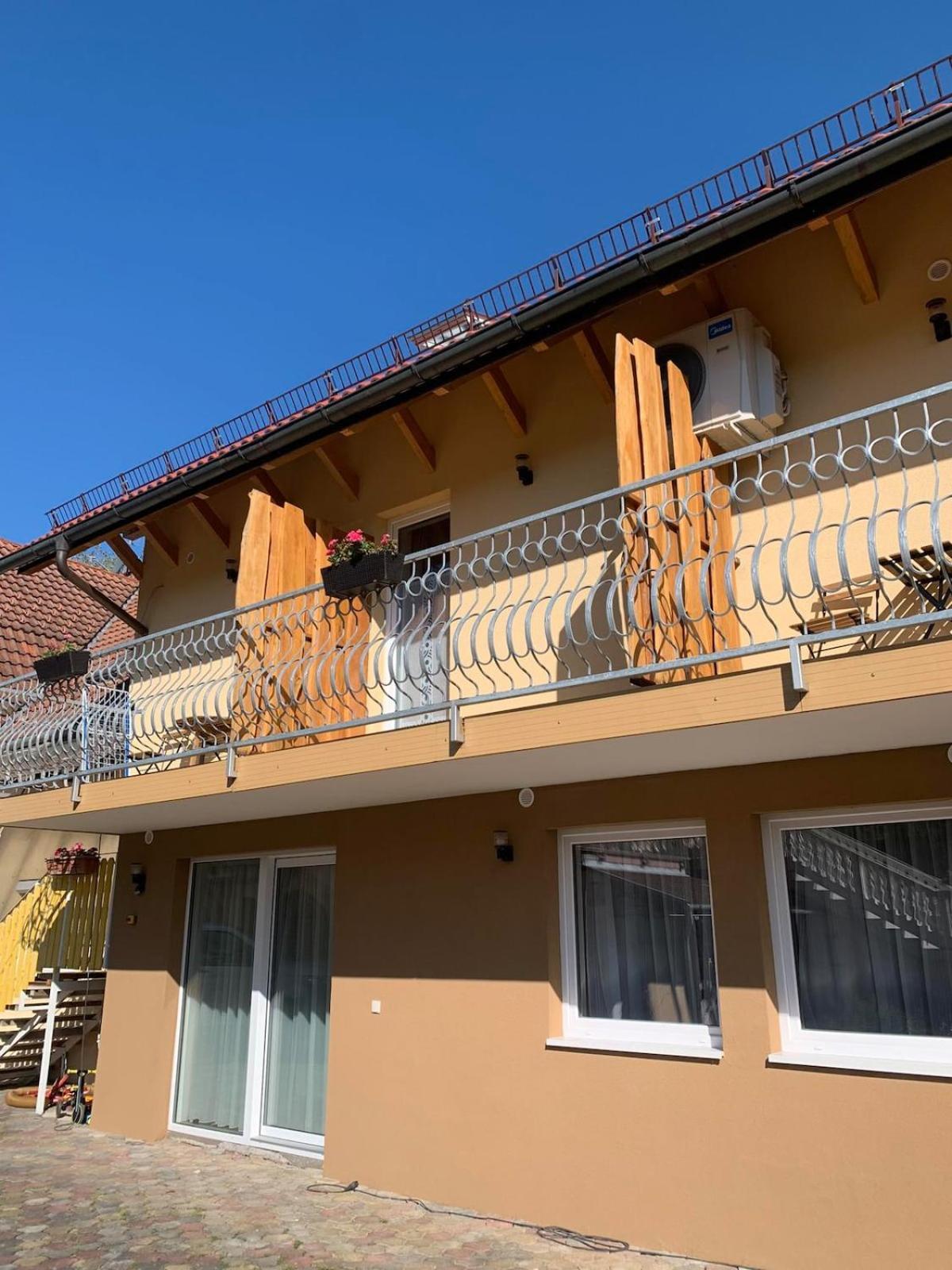 Molnar Apartman 자르마디 외부 사진